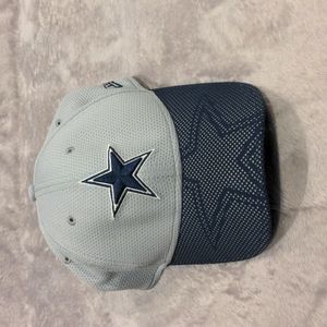 NWOT New Era fitted cap S/M